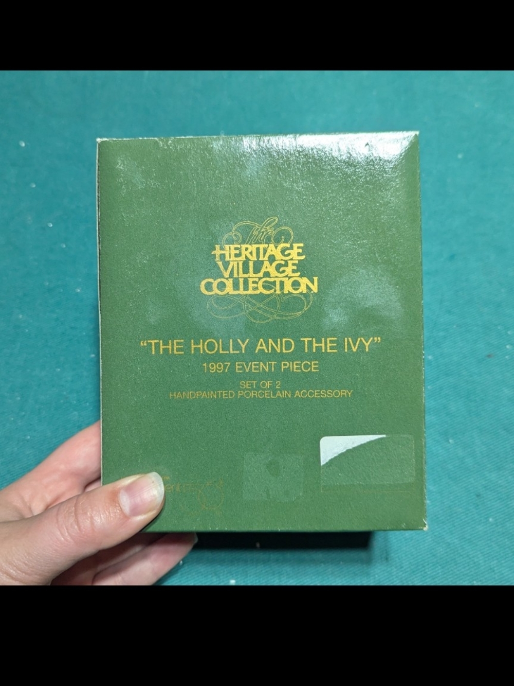 Department 56 - The Heritage Village - The Holly And The Ivy (1997 Event Piece)